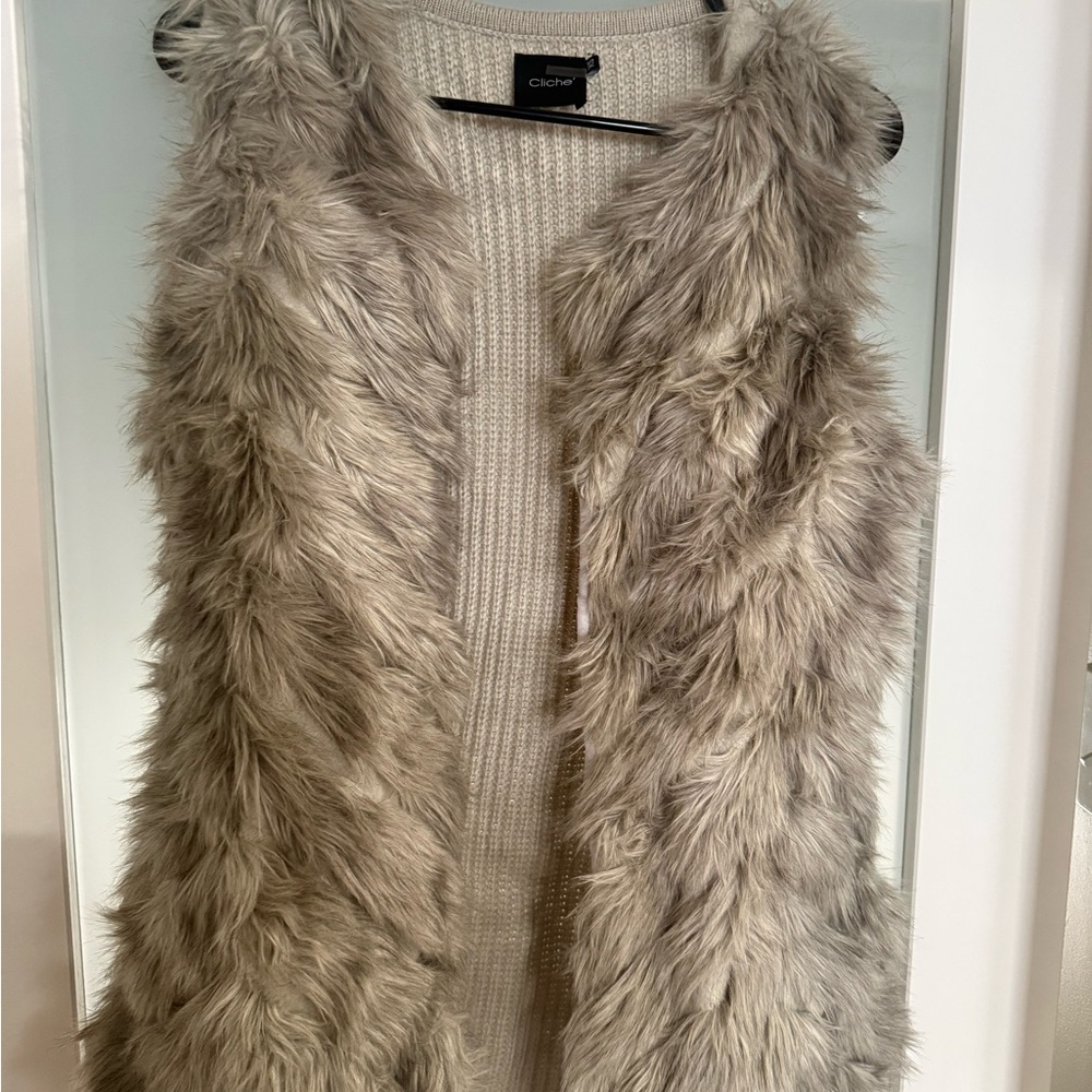 Chic Faux Fur Vest